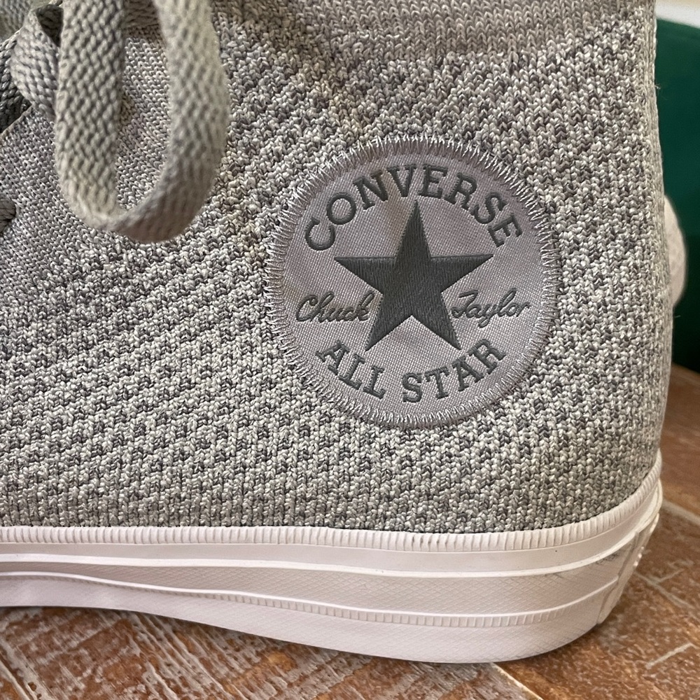 Chuck Taylor Converse - Picture 13 of 14